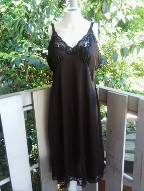 Vintage Black Lace Feminine dark romance babydoll Slip Chemise nightgown